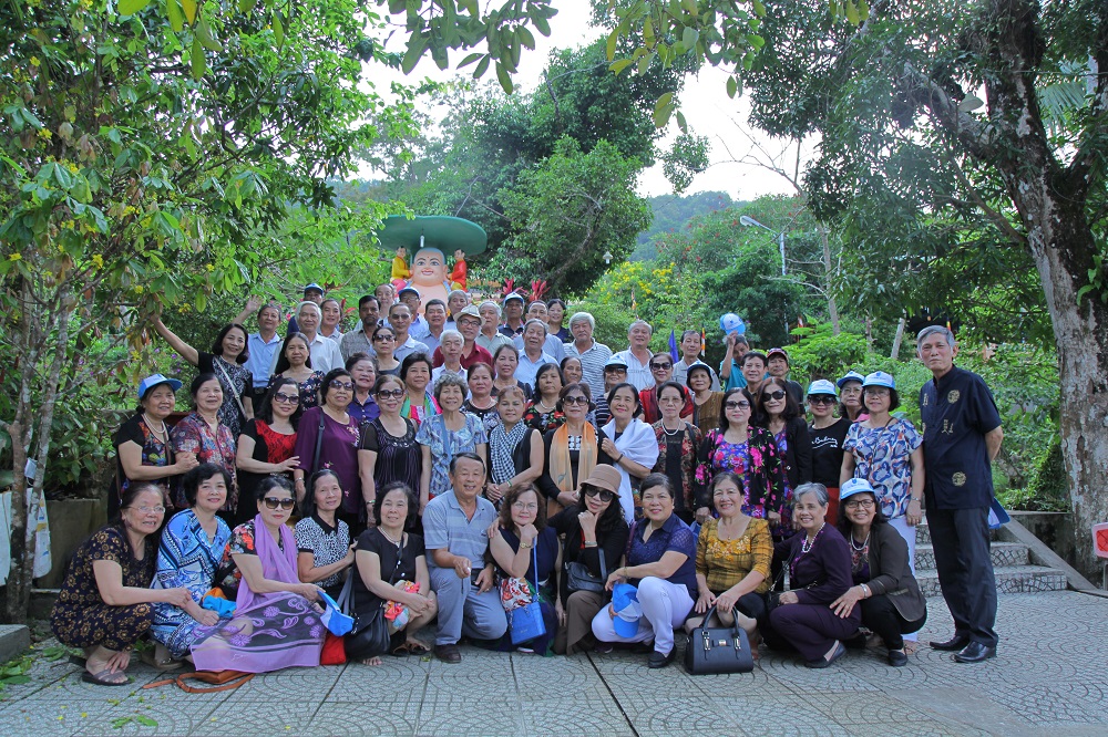 Về lại trung tâm, ăn tối tại nhà hàng. Tự do nghỉ ngơi, thư giãn