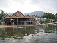 Nhà Hàng Làng Chài Hàm Ninh