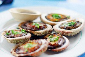 Những Món Hải Sản Hấp Dẫn Không Nên Bỏ Qua Khi Đến Phú Quốc Những Món Hải Sản Hấp Dẫn Không Nên Bỏ Qua Khi Đến Phú Quốc