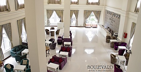 Khách Sạn Boulevard