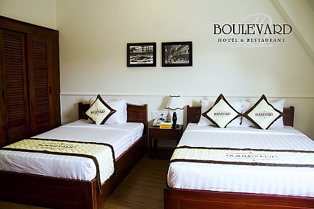 Khách Sạn Boulevard