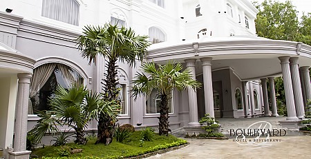 Khách Sạn Boulevard