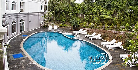 Khách Sạn Boulevard