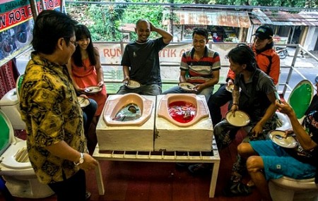 Nhà Hàng Siêu Dị ở Indonesia - Style Bồn Cầu Nhà Hàng Siêu Dị ở Indonesia - Style Bồn Cầu