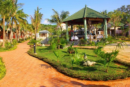PHÚ VÂN RESORT & SPA