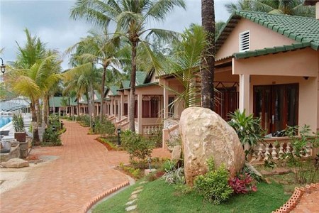 PHÚ VÂN RESORT & SPA