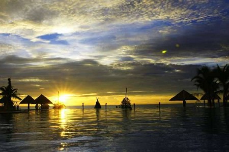 Làng Chài Cổ Hàm Ninh - Khu Nuôi Cấy Ngọc Trai - Nhà Lao Cây Dừa | 3 Ngày 2 Đêm