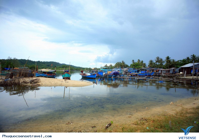 Làng chài Cửa Cạn