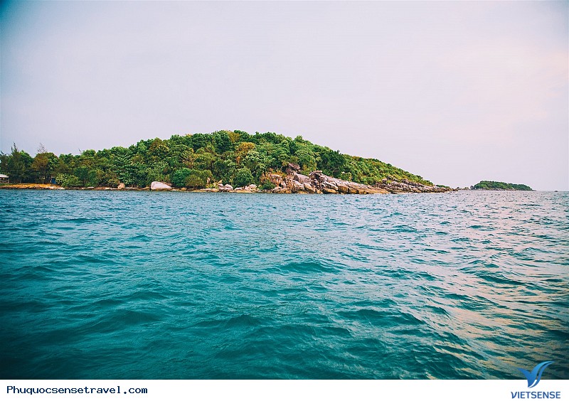 Hòn Xưởng Phú Quốc Được Xướng Tên Là Điểm Đến Có Thể Thay Thế Maldives 2025 - Ảnh 3 Hòn Xưởng Phú Quốc Được Xướng Tên Là Điểm Đến Có Thể Thay Thế Maldives 2025 - Ảnh 3