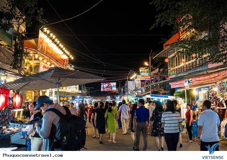 Chợ đêm Bạch Đằng