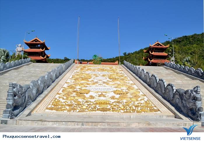 Chùa Hộ Quốc danh thắng trên Đảo Ngọc - Ảnh 2