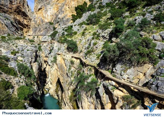 Chùm ảnh tuyệt đẹp của con đưuòng nguy hiểm nhât thế giới - Caminito del Rey