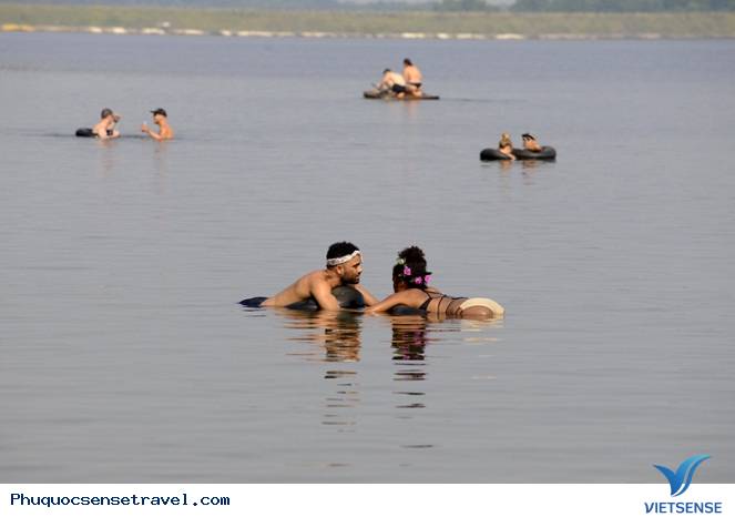 Du khách quẩy hết mình tại lễ hội âm nhạc Hà Nội Du khách quẩy hết mình tại lễ hội âm nhạc Hà Nội