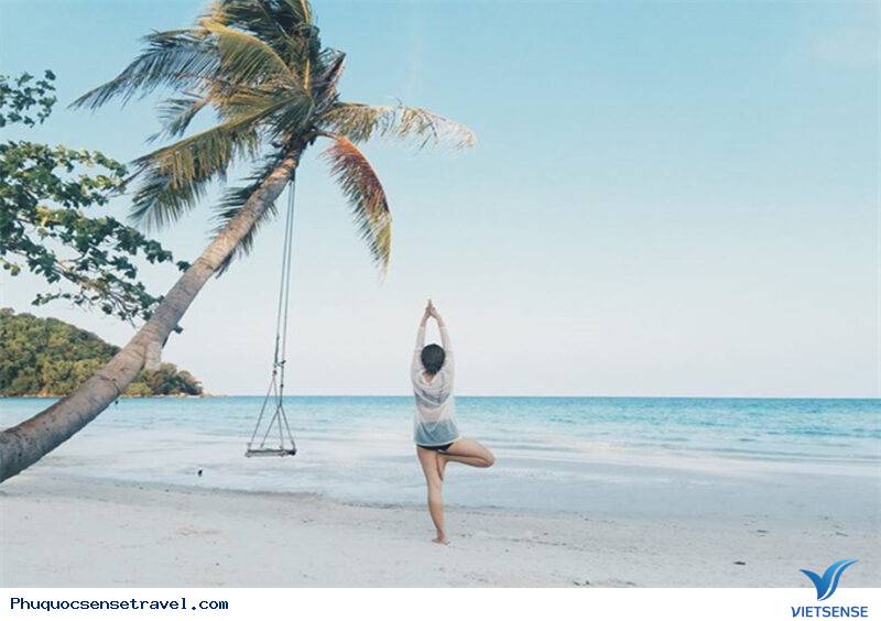 Hòa mình vào bãi biển hoang sơ, vẻ đẹp thuần khiết Hòa mình vào bãi biển hoang sơ, vẻ đẹp thuần khiết