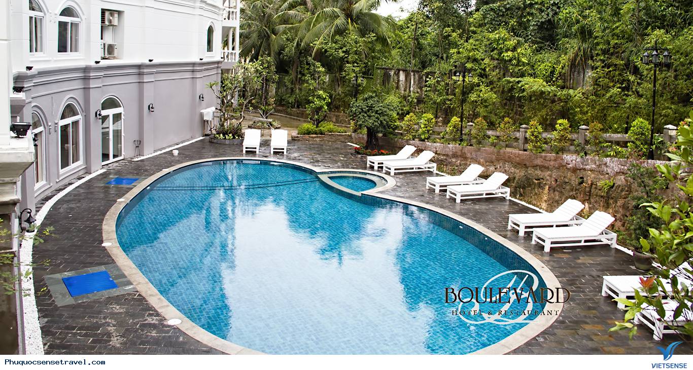 Khách Sạn Boulevard