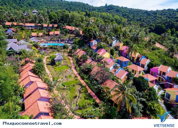 Khám phá vẻ đẹp làng cầu vồng Phú Quốc - Ảnh 1