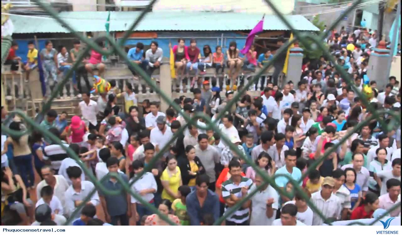 Lễ hội Đình Thần Dương Đông thổi hồn tâm linh Phú Quốc - Ảnh 3 Lễ hội Đình Thần Dương Đông thổi hồn tâm linh Phú Quốc - Ảnh 3