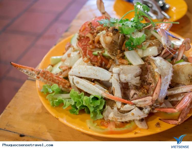 Mua gì ở Chợ Dương Đông?