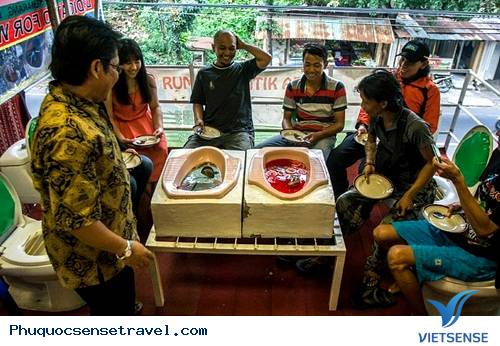 Nhà Hàng Siêu Dị ở Indonesia - Style Bồn Cầu