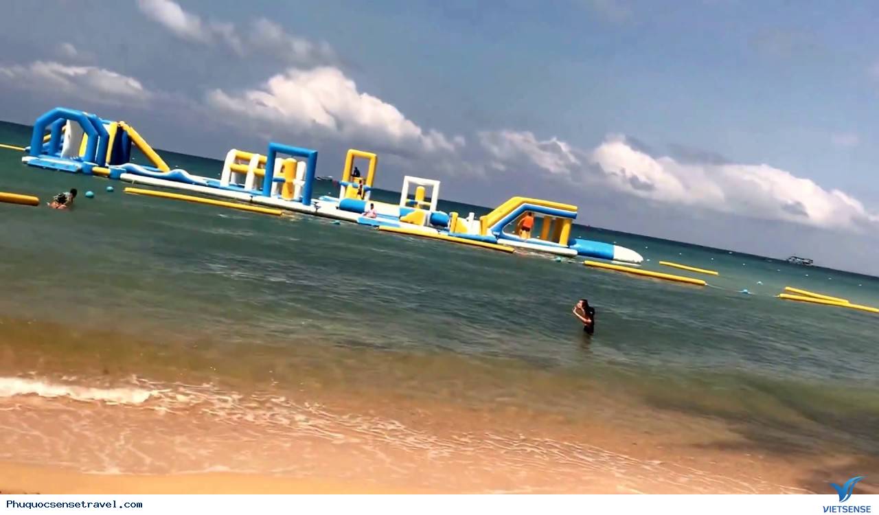 Nhà phao trên Bãi Trào- Hòn Thơm