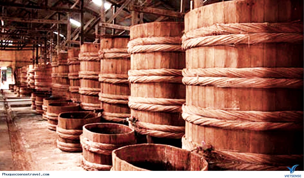 Nhà thùng sản xuất nước mắm truyền thống