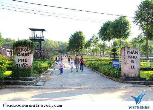 Nhà tù Phú Quốc được công nhận là di tích lịch sử cấp quốc gia năm 1993. - Ảnh 1