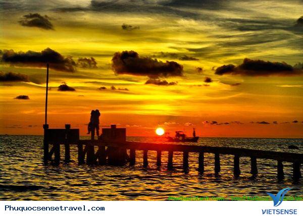 Đón bình minh hay hoàng hôn tại làng chài Hàm Ninh Đón bình minh hay hoàng hôn tại làng chài Hàm Ninh