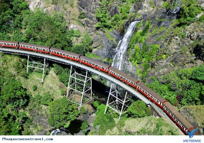 Những tuyến đường sắt cảm giác mạnh trên thế giới - Ảnh 6