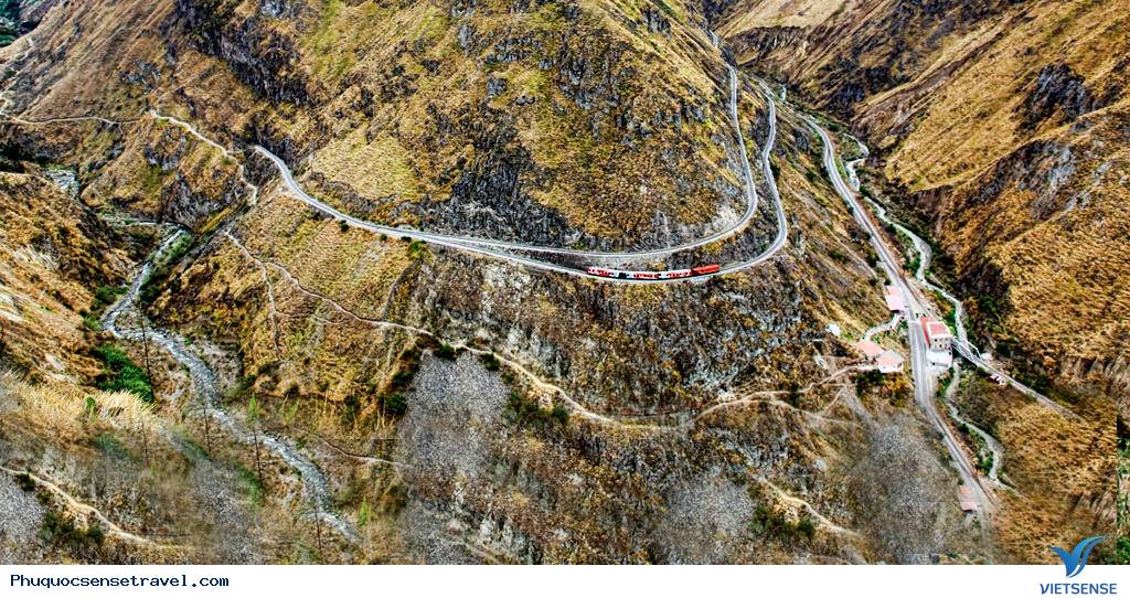 Những tuyến đường sắt cảm giác mạnh trên thế giới