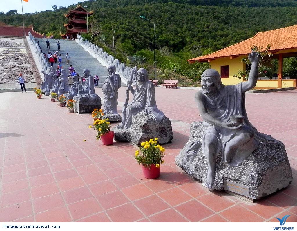 Thăm quan chùa Hộ Quốc – ngồi chùa Phật giáo lớn nhất Phú Quốc - Ảnh 2