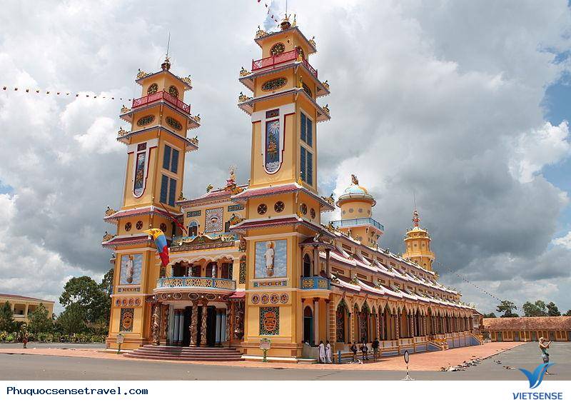 Tổng quan đền Thánh Thất Cao Đài - Ảnh 1