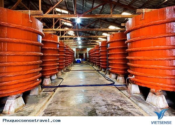 Mua nước mắm ở nhà thùng sản xuất nước mắm Mua nước mắm ở nhà thùng sản xuất nước mắm