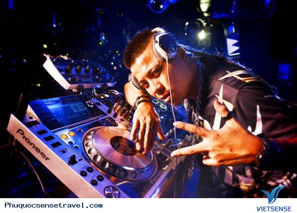 Xem Countdown chào năm mới 2025 lớn nhất tại đảo Ngọc Phú Quốc - Ảnh 2 Xem Countdown chào năm mới 2025 lớn nhất tại đảo Ngọc Phú Quốc - Ảnh 2